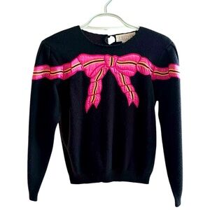 Chelsea Sweater Long sleeved Black with Pink Bow M
